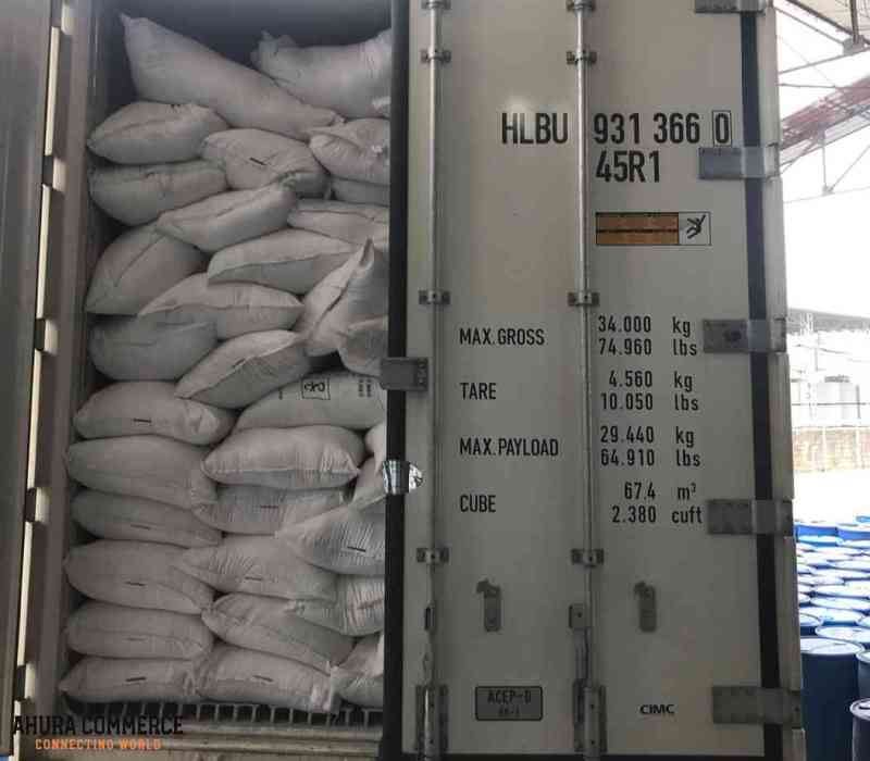 1040_bulk-packing-washing-powder-in-transport